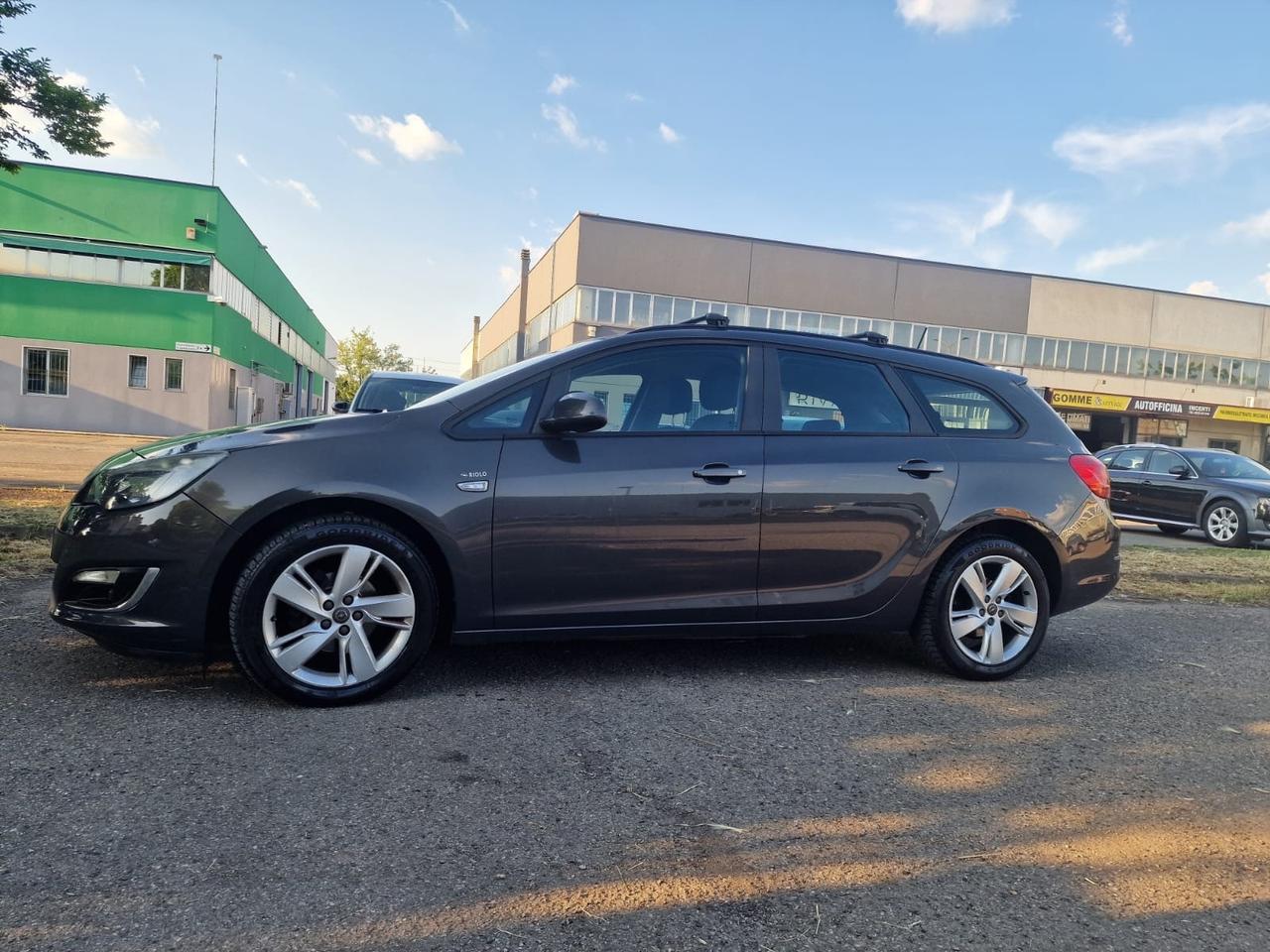 Opel Astra 1.4 Turbo 140CV Sports Tourer GPL Tech Cosmo