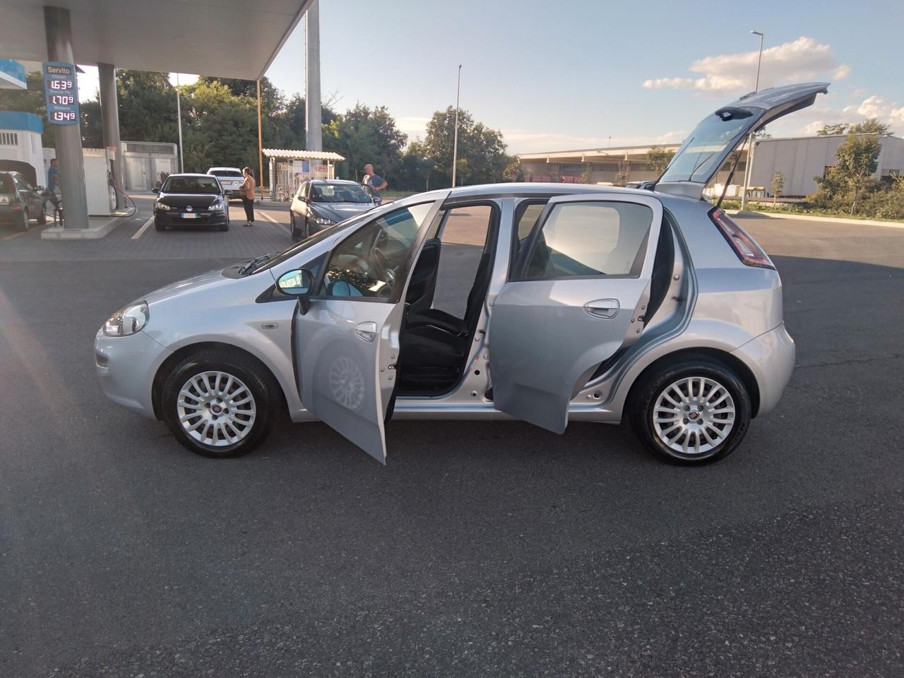 Fiat Punto 1.4 S&S 8V 5 porte Lounge x neopatentati