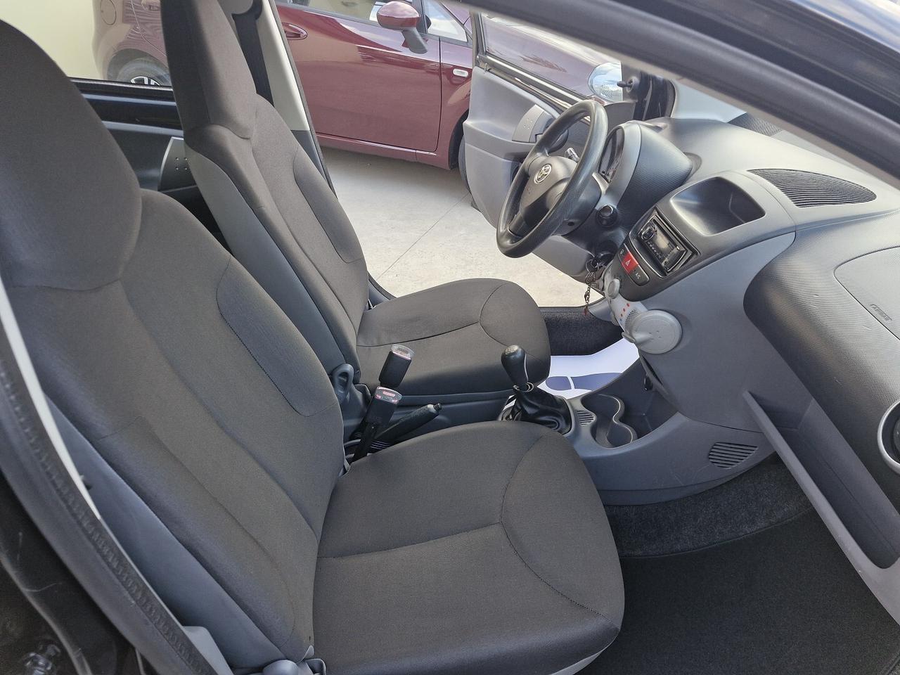 TOYOTA AYGO 1.0 BENZINA 5 PORTE ANNO 2009 130000KM