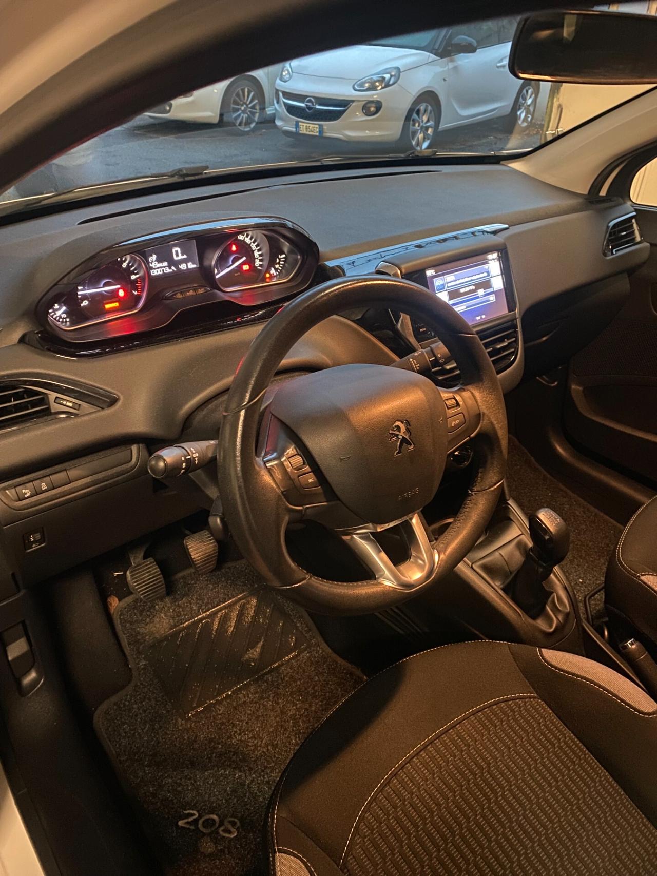 Peugeot 208 PureTech 82 5 porte Allure