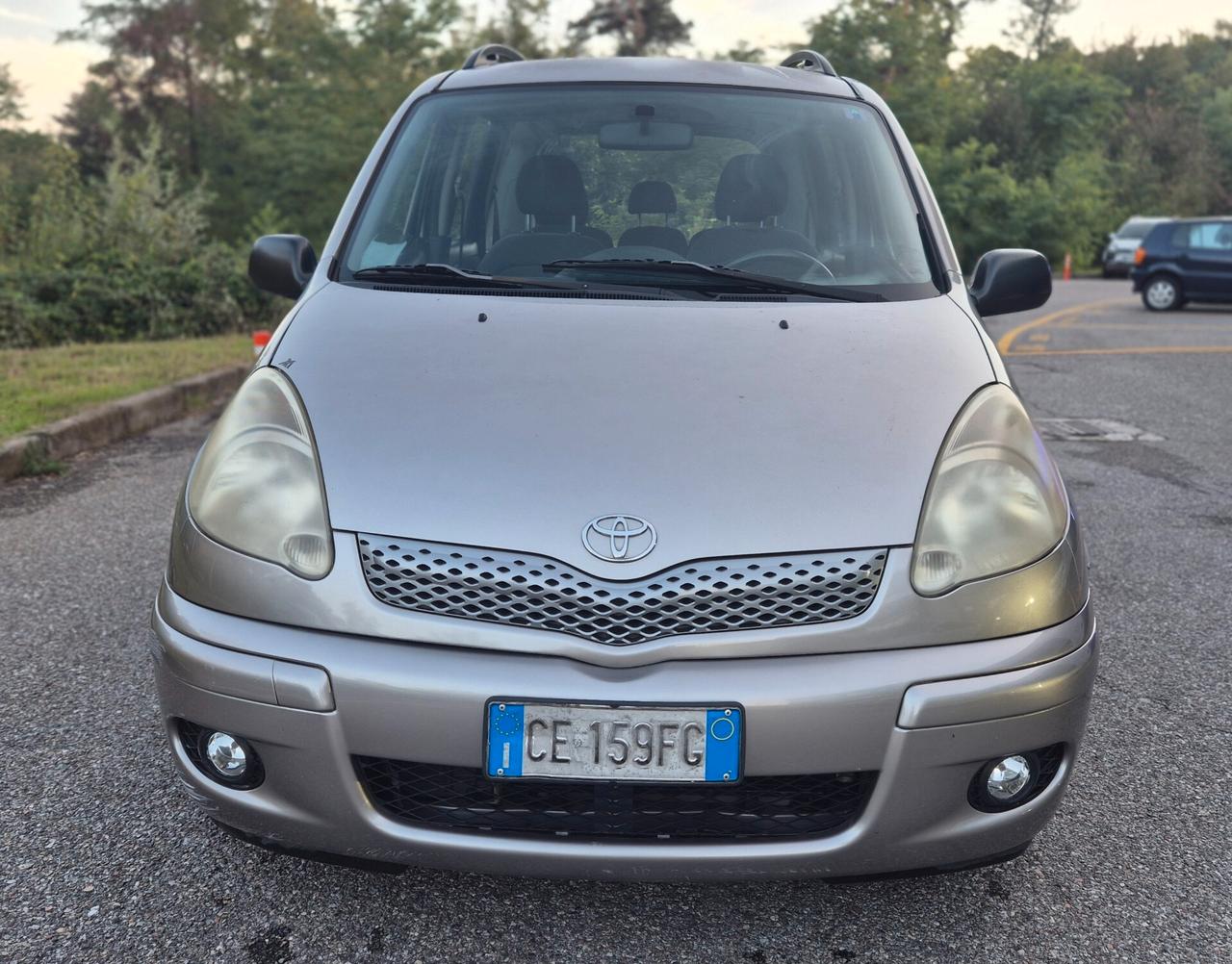 Toyota Yaris Verso 1.3i 16V cat Sol '03