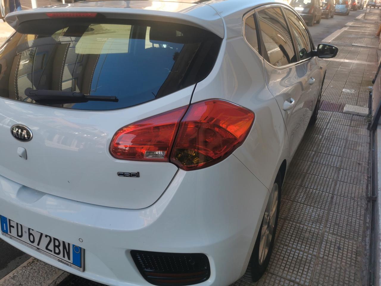 Kia Ceed cee'd 1.6 CRDi 110 CV 5 porte COOL TETTO NAVI CAMERA