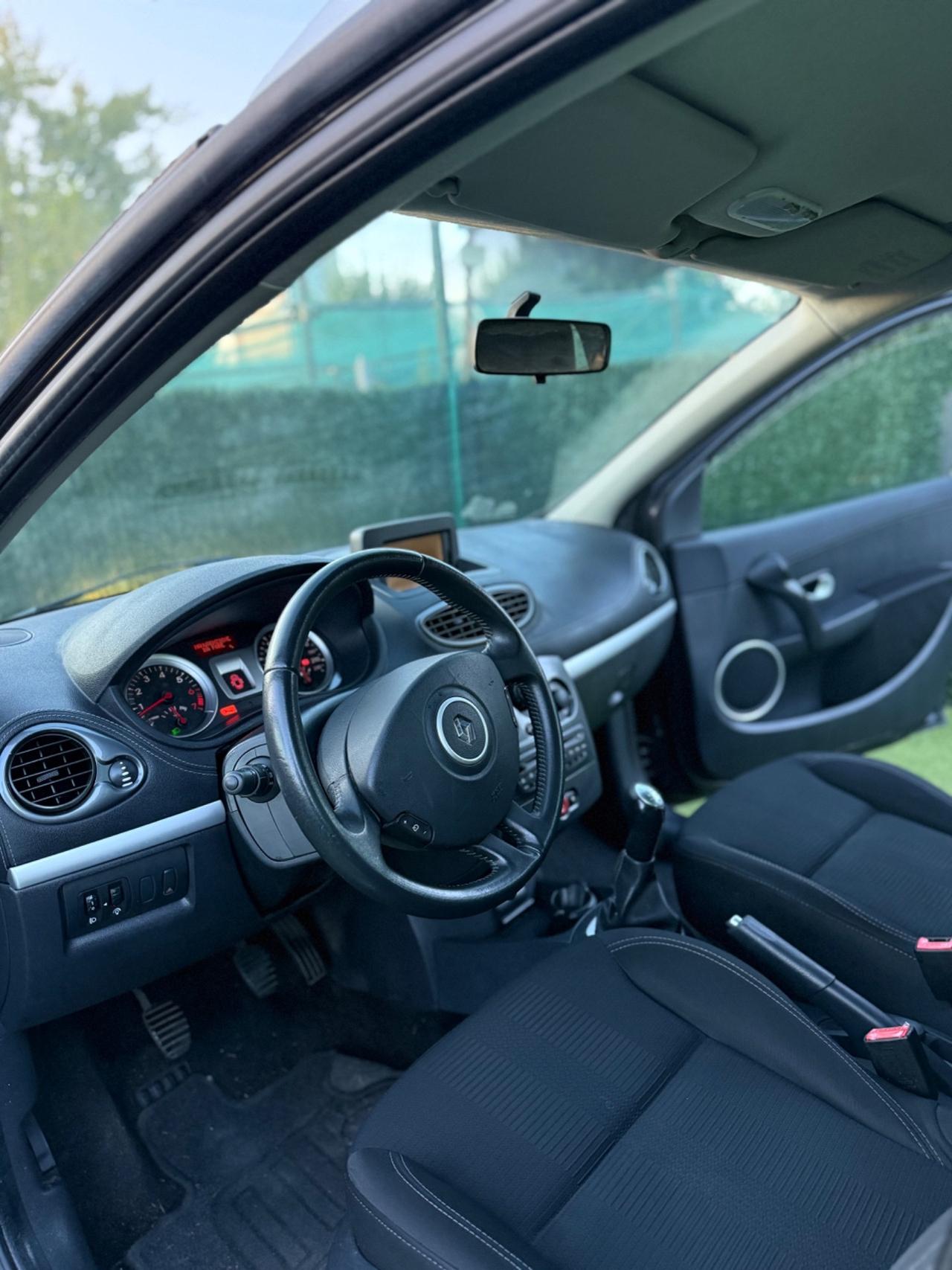 Renault CLIO 2011 1.2 BENZINA 140000KM NEOPATENTATI