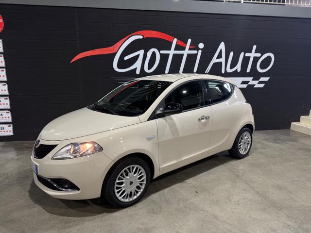 LANCIA Ypsilon 1.2 69 CV 5 porte Platinum