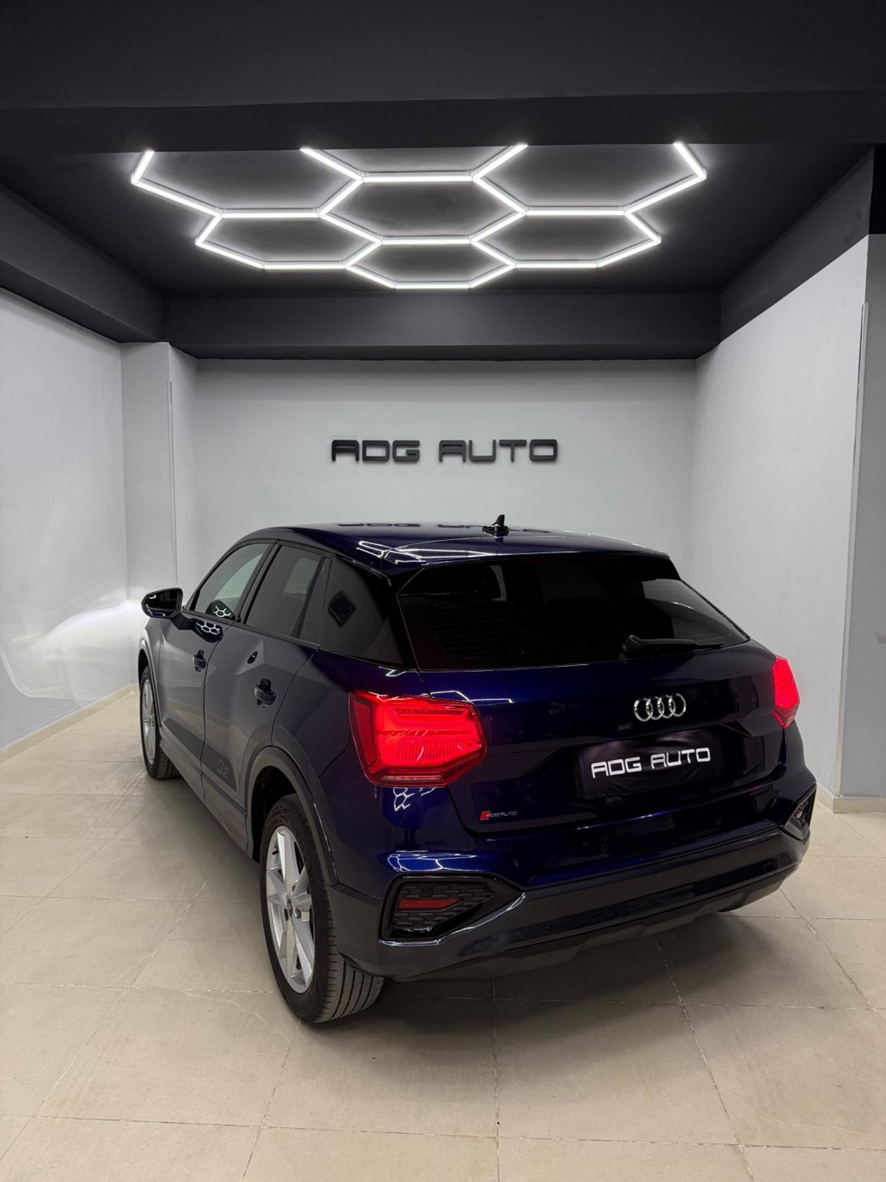 Audi Q2 30 TDI S tronic Identity Black