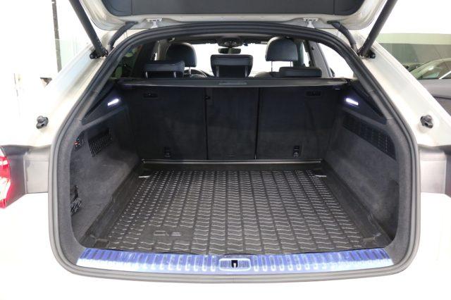 AUDI Q8 55 TFSI quattro tiptronic Sport