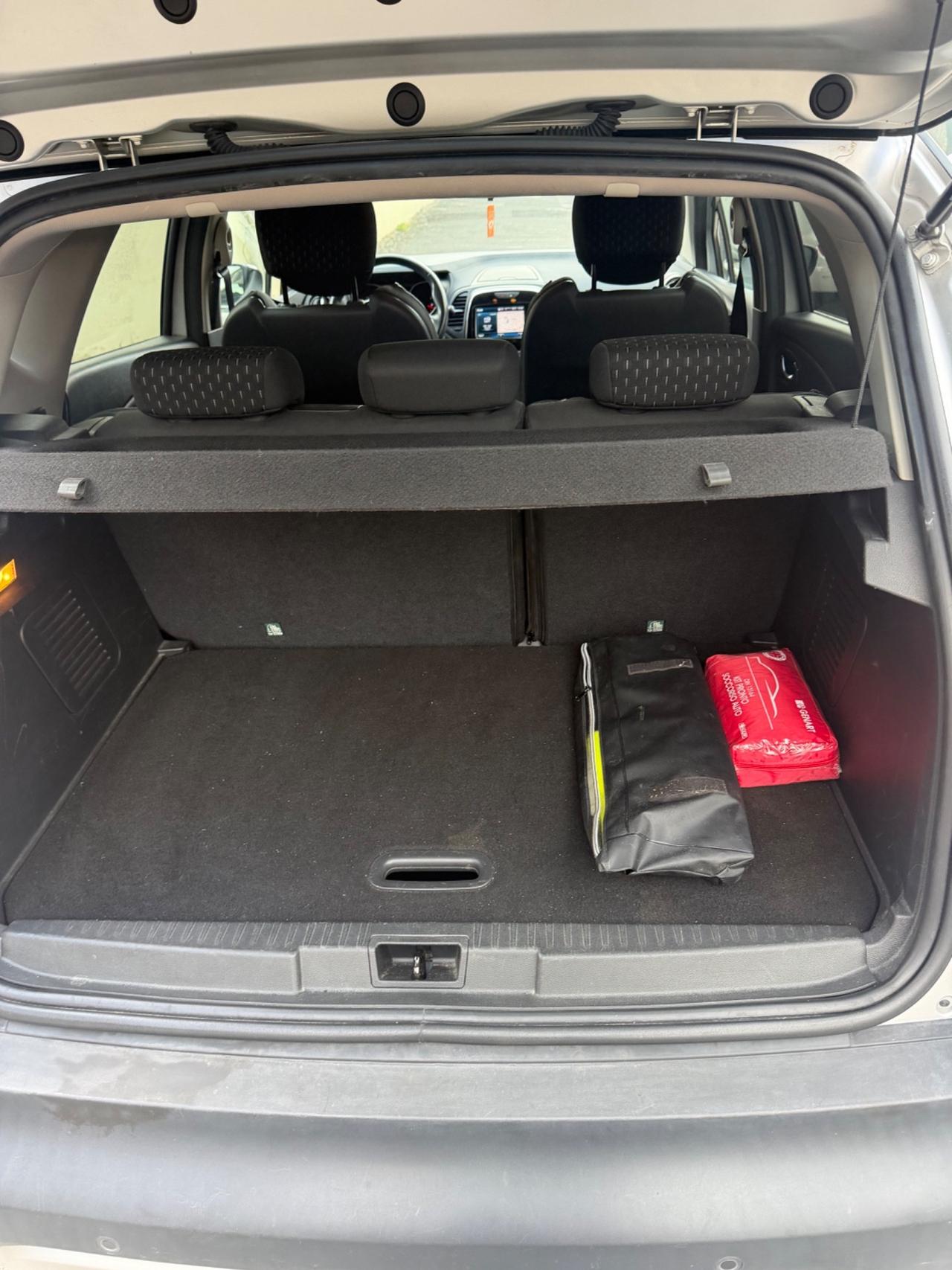 Renault Captur dCi 8V 90 CV EDC Start&Stop Energy Initiale Paris
