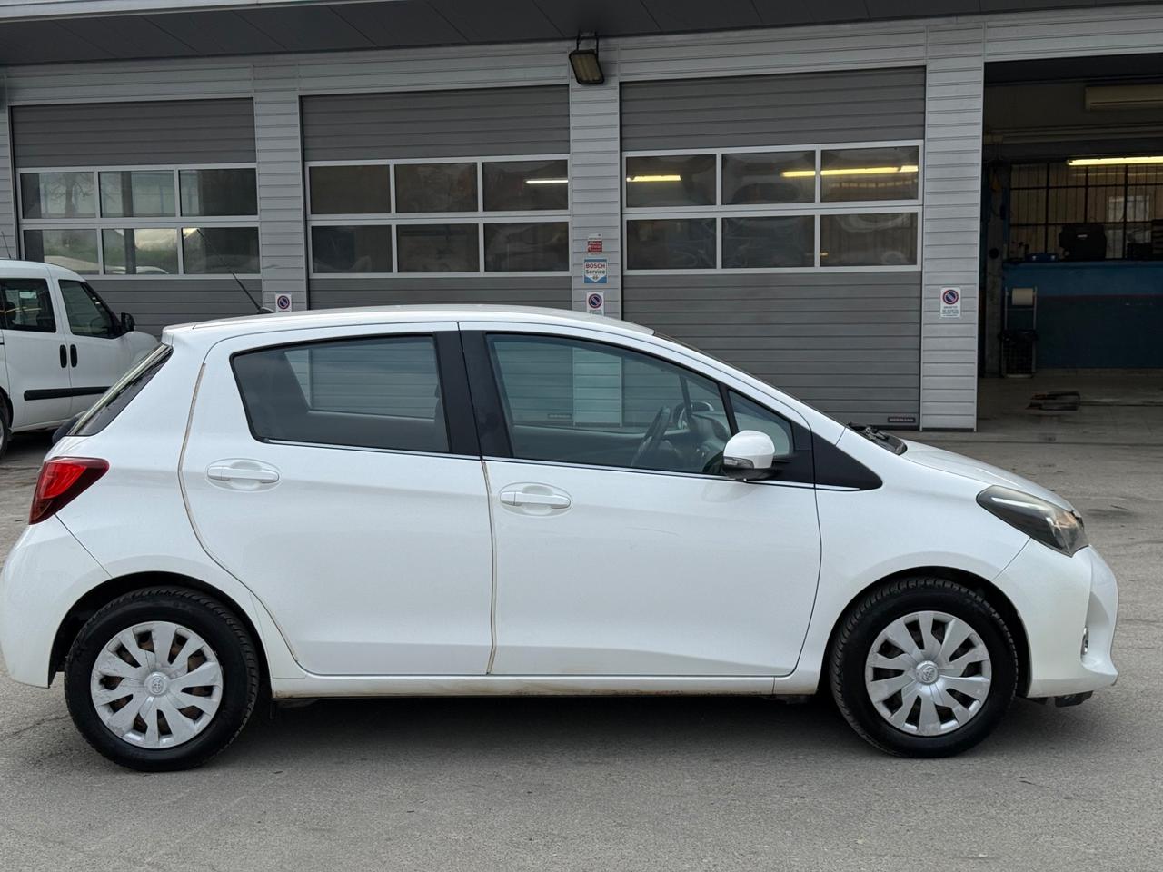 Toyota Yaris 1.0 5 porte Lounge