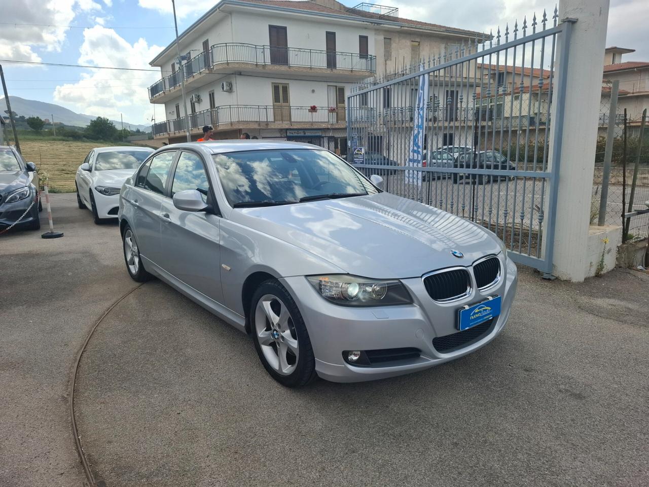 Bmw 320d 177cv bxenon-navi anno 2010