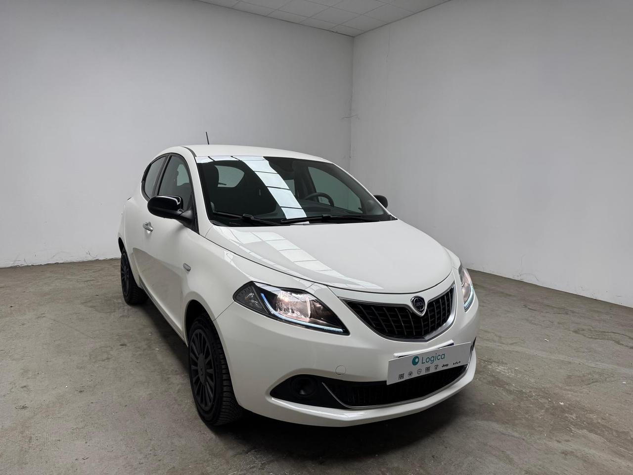 LANCIA Ypsilon III 2021 - Ypsilon 1.0 firefly hybrid Silver s&s 70c