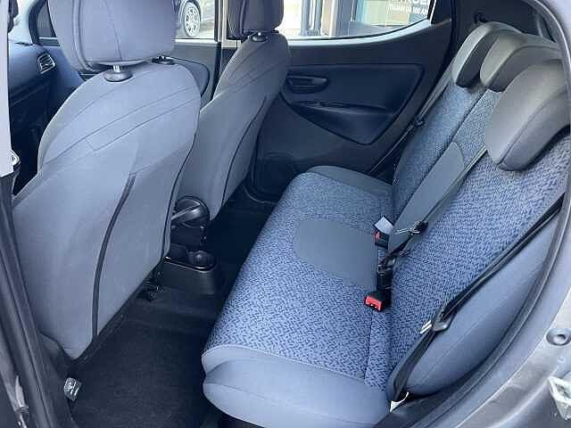 Lancia Ypsilon 1.0 FireFly 5 porte S&S Hybrid Ecochic Silver