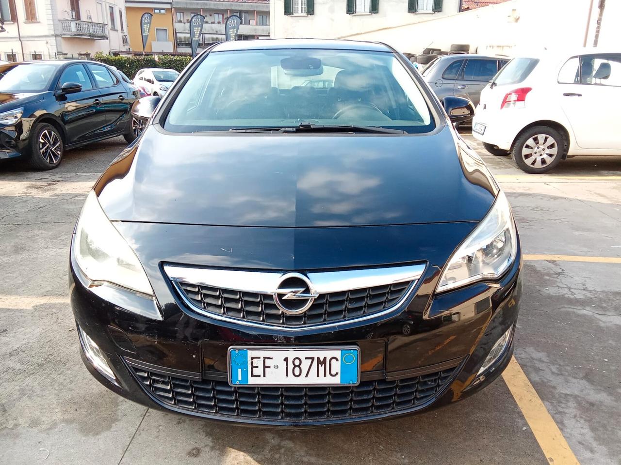 Opel Astra 1.4 Turbo 140CV 5 porte Cosmo