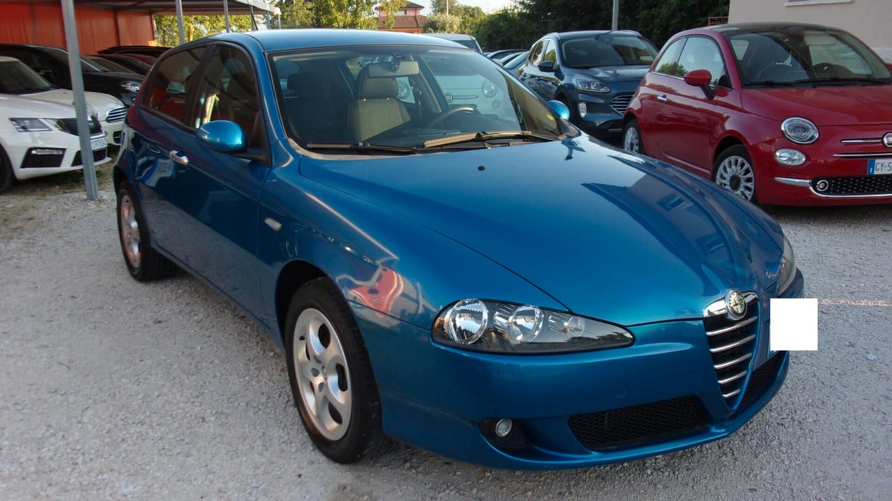 Alfa Romeo 147 1.6 16V TS (105) 5 porte Distinctive
