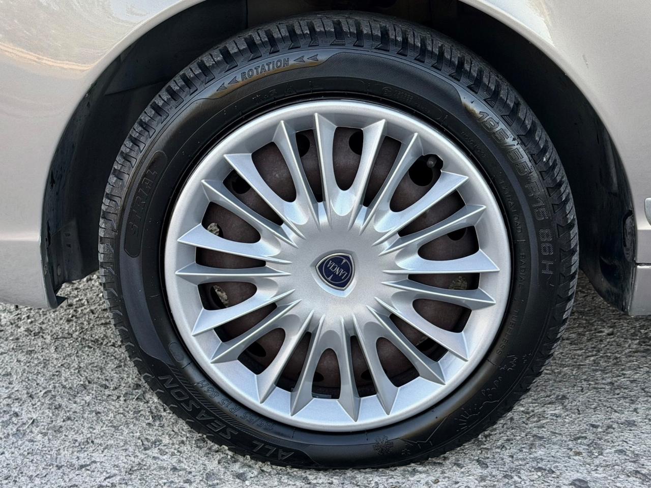 Lancia Ypsilon 1.2 69 CV Platino - SOLI 31.000KM