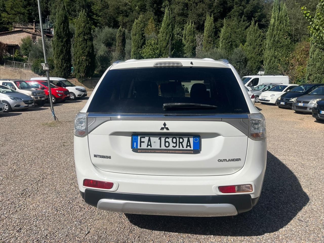 Mitsubishi Outlander 2.2 Diesel // 4X4 // 7 Posti