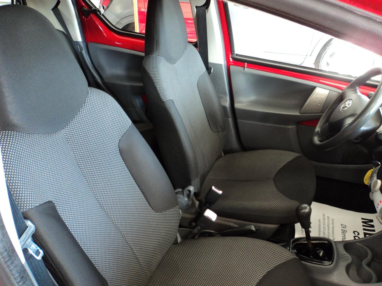 Toyota Aygo 1.0 12V VVT-i 5 porte Sol
