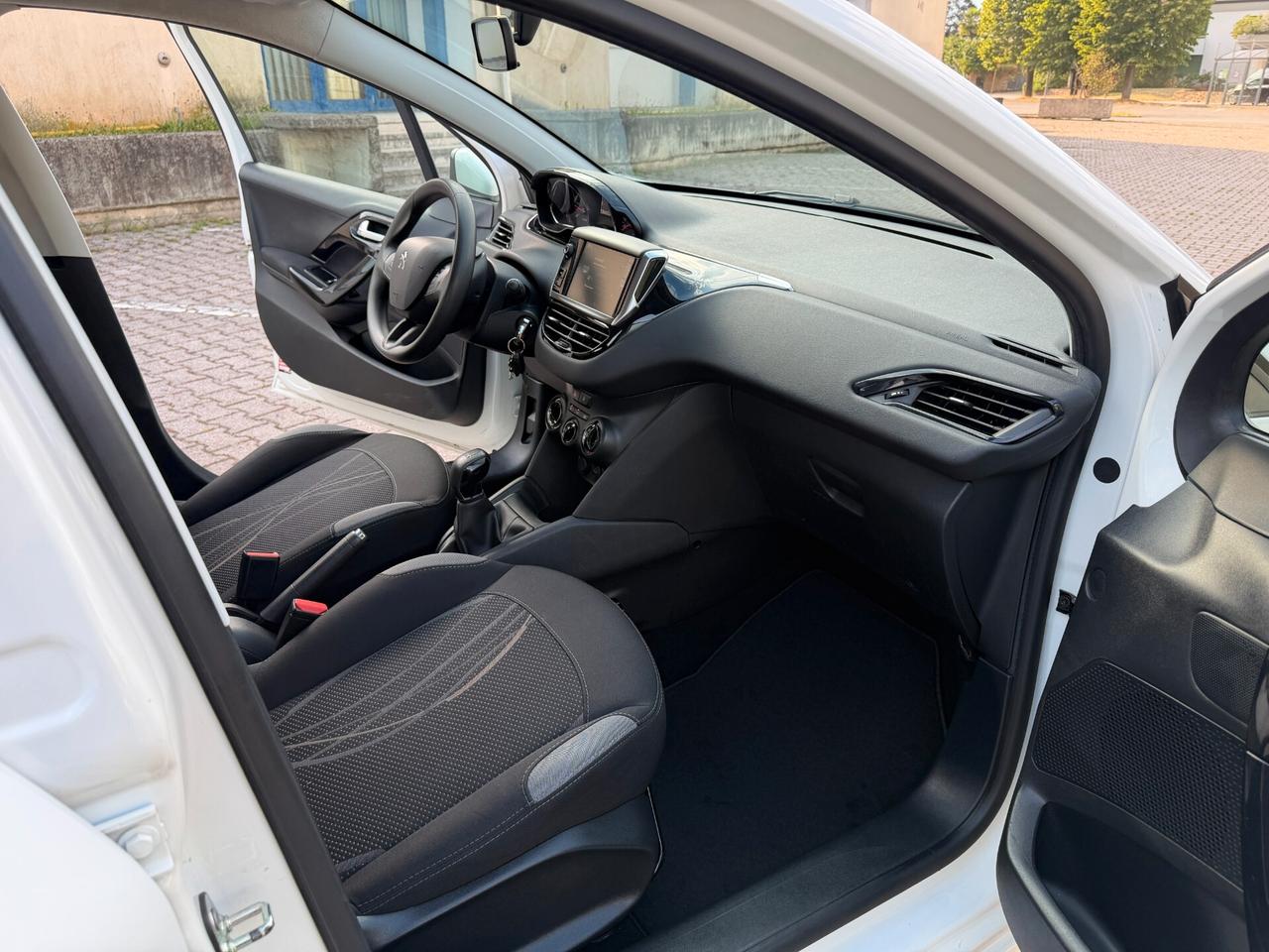 Peugeot 208 1.4 HDi Allure 36000 km!