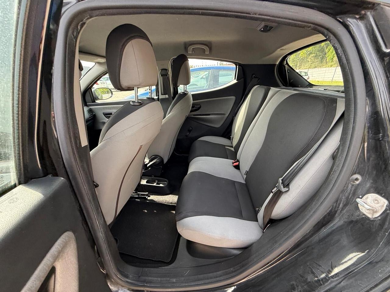 Lancia Ypsilon 0.9 TwinAir 85 CV 5 porte Metano Ecochic Gold