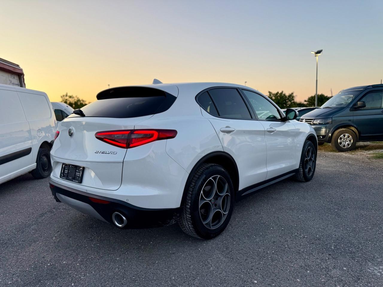 Alfa Romeo Stelvio 2.2 Turbodiesel 210 CV AT8 Q4 Executive