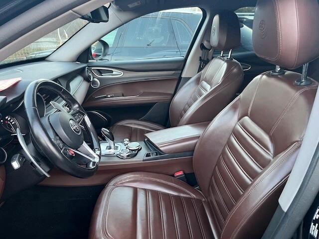 Alfa Romeo Stelvio 2.2 Turbodiesel 210 CV AT8 Q4 Executive