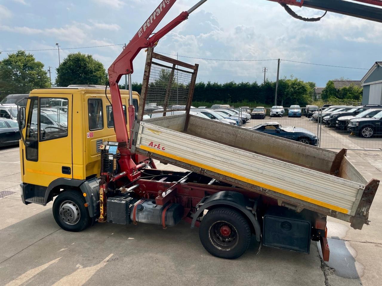 IVECO EUROCARGO 75E14 TRILATERALE + GRU FERRARI 540 A3