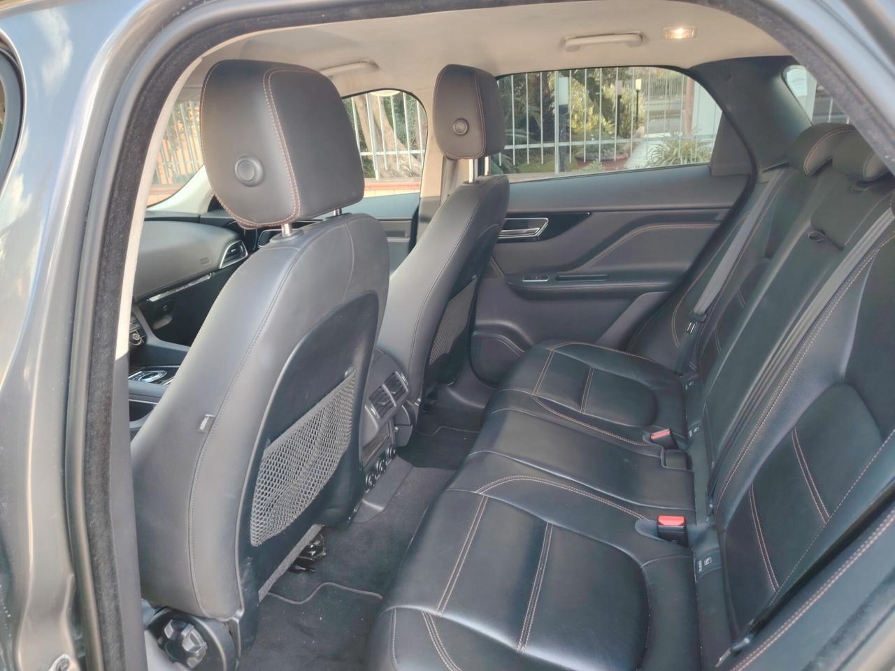 Jaguar F-Pace 2.0 D 180 CV AWD aut. Prestige