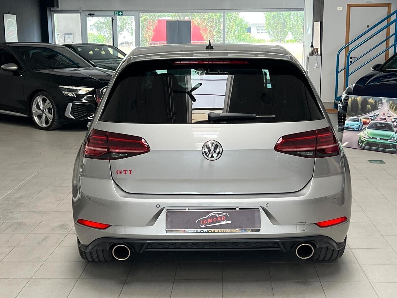 Volkswagen Golf GTI Performance 2.0 TSI 230CV