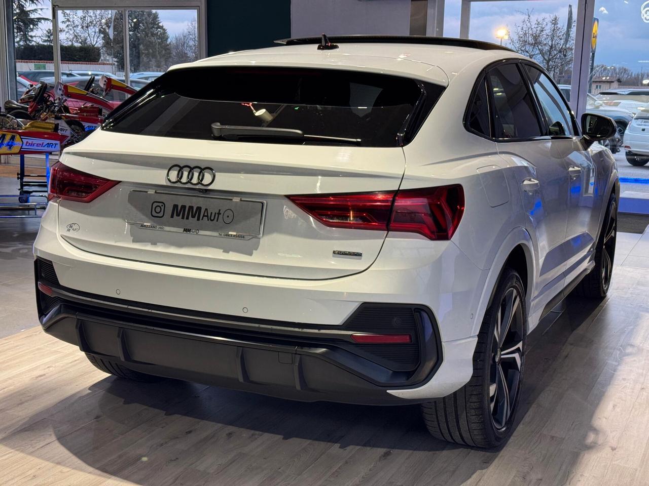 Audi Q3 SPB 40 TDI quattro S-Line Identity Black