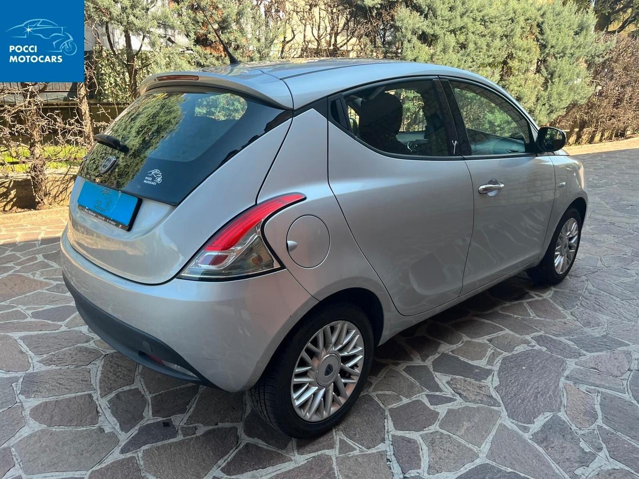 Lancia Ypsilon 1.2 69 CV 5 porte Gold