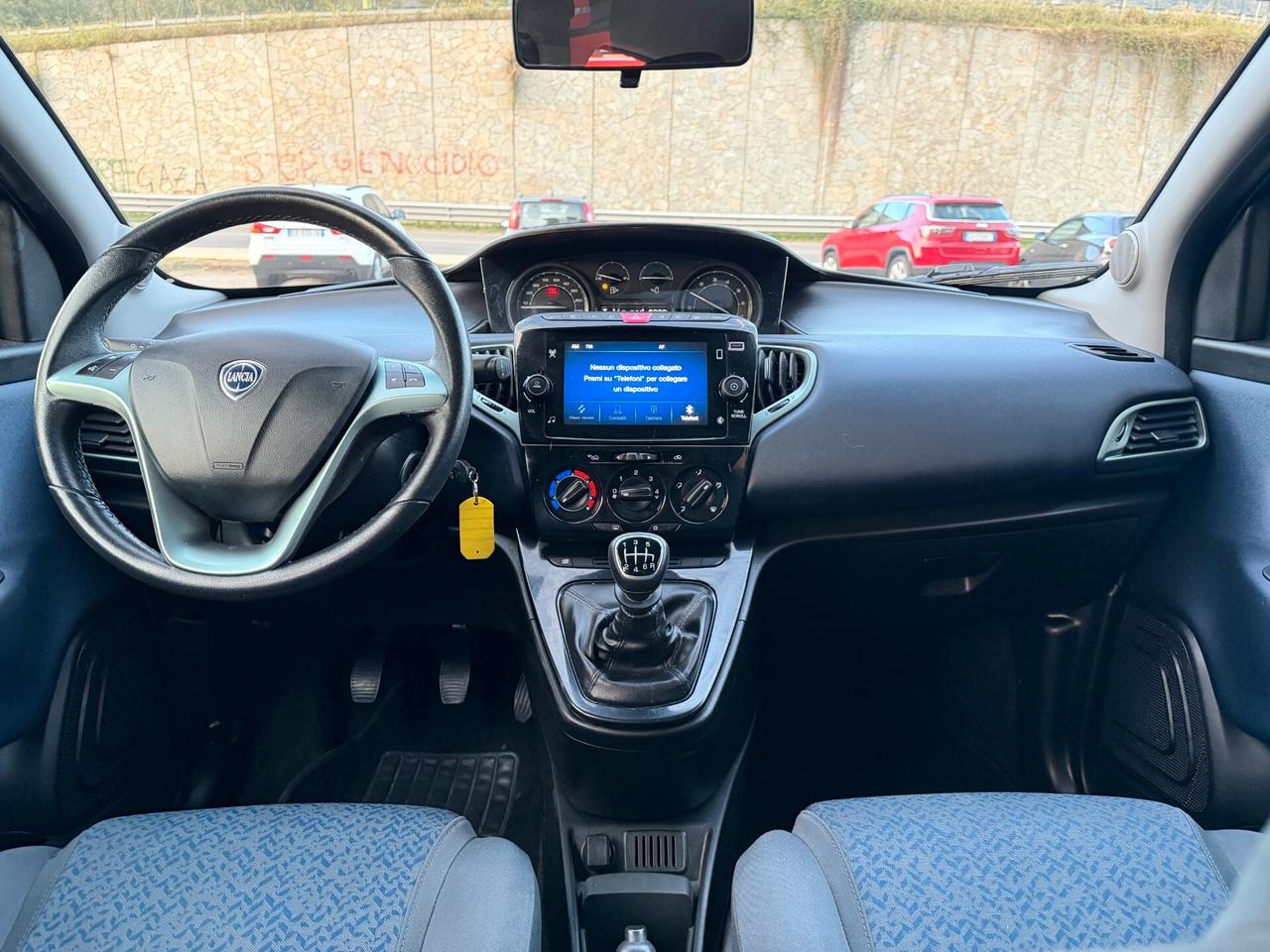 Lancia Ypsilon 1.0 FireFly 5 porte S&S Hybrid Gold