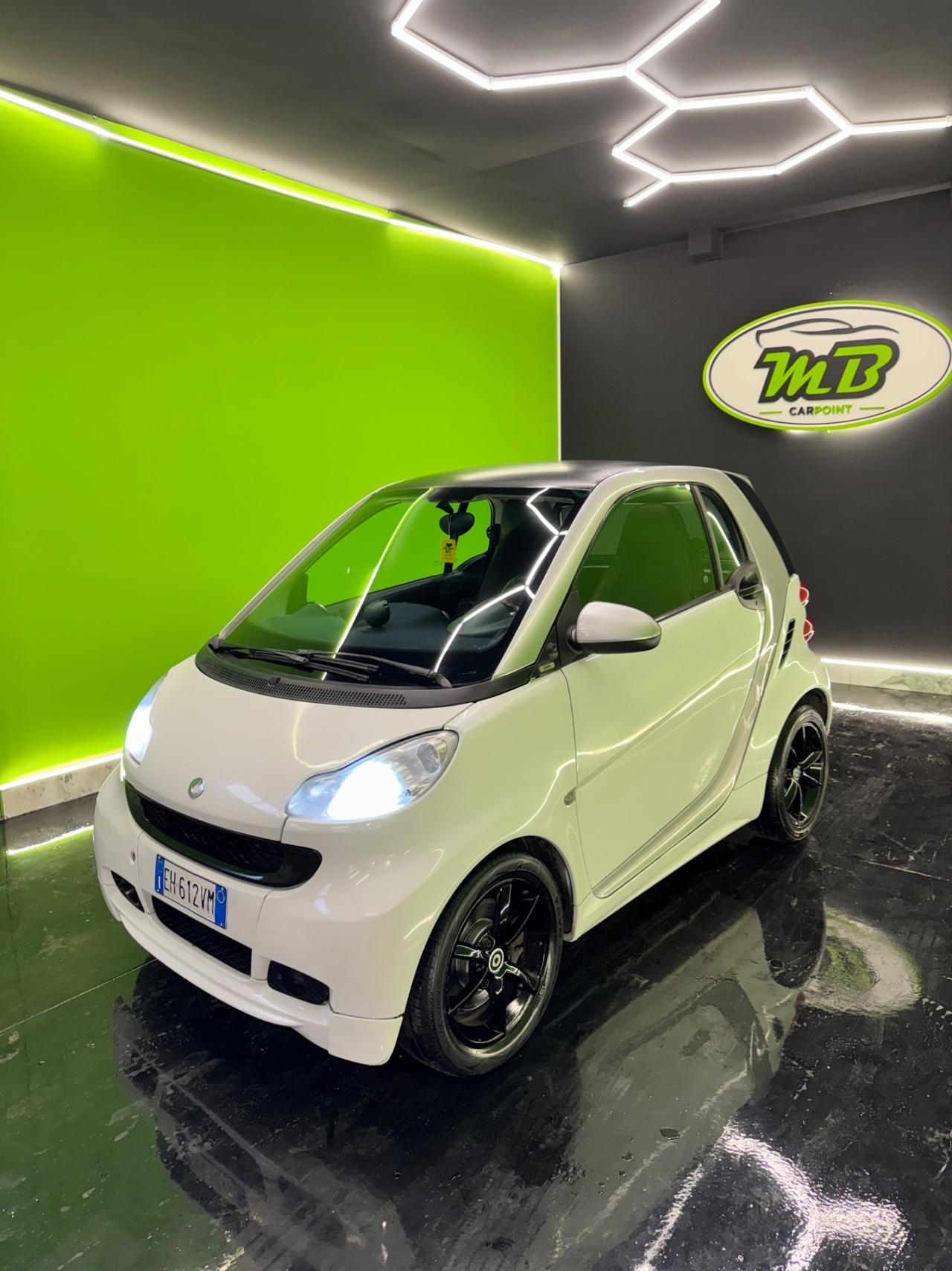 Smart ForTwo 52 kW MHD coupé White Tailor Made