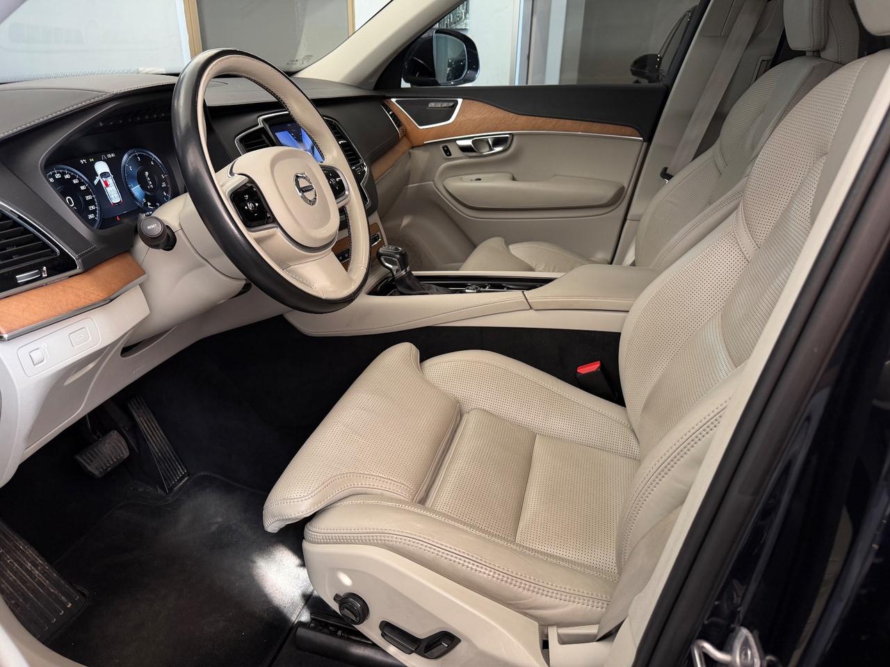 Volvo XC 90 XC90 B5 (d) AWD Geartronic 7 posti Momentum