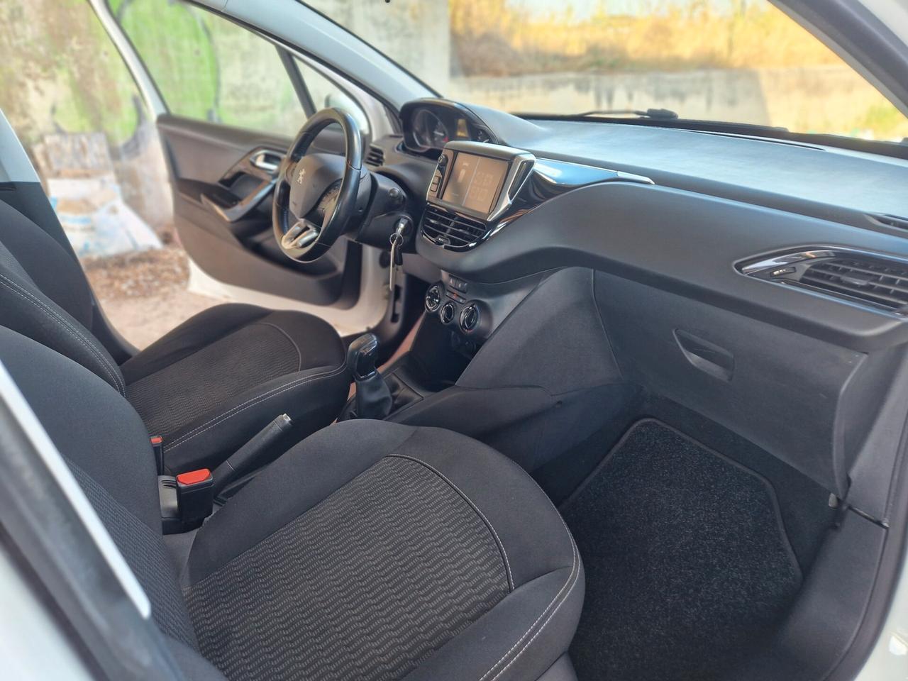 Peugeot 208 PureTech 82 5 porte Allure