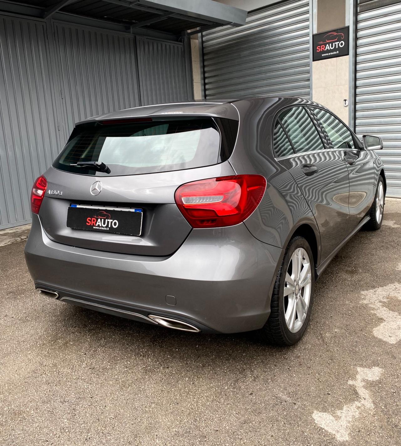 Mercedes-Benz A 180d 1.5 109cv Premium - 2017