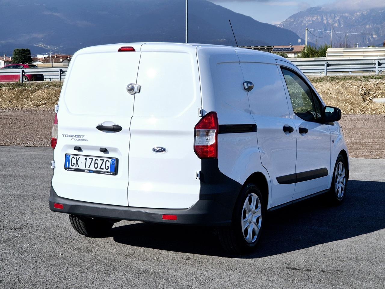 FORD TRANSIT COURIER