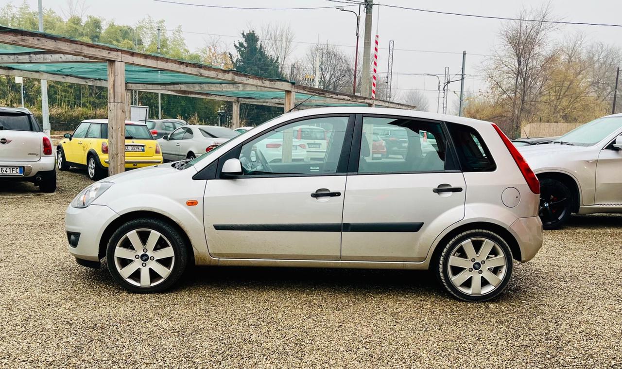Ford Fiesta con 26.157km. NUOVA!