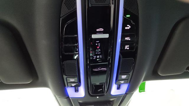 PORSCHE Cayenne Coupé 3.0 V6 E-Hybrid Platinum Edition