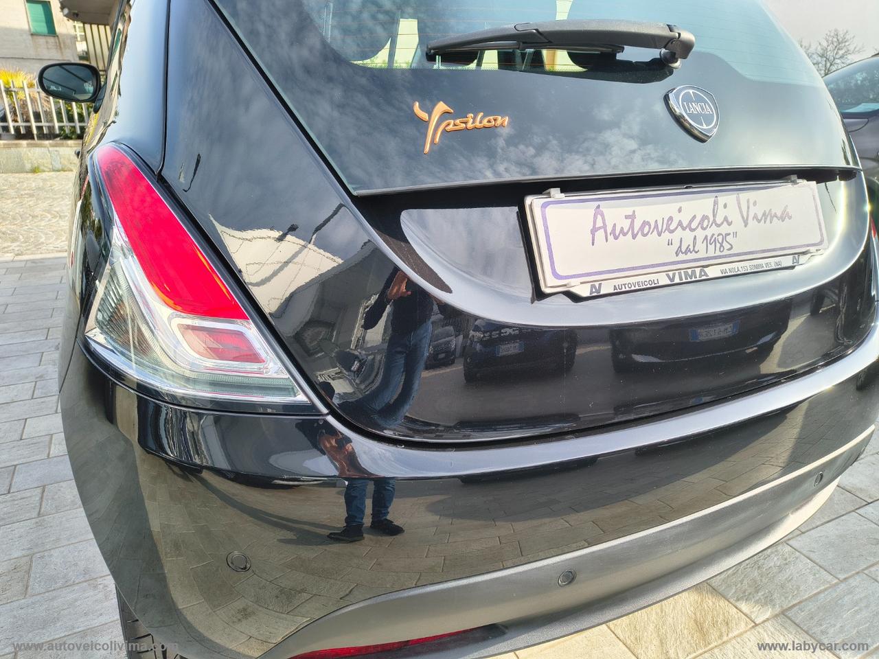 LANCIA Ypsilon 1.2 69 CV 5p. GPL Ecochic BLACK&NOIR