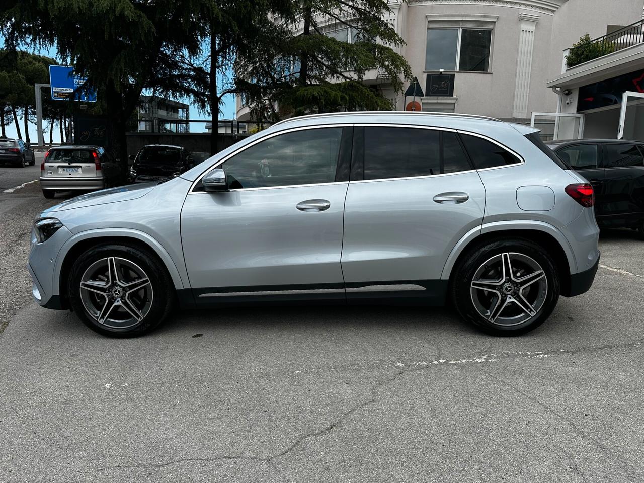 Mercedes-benz GLA 200 d "AMG-LINE" Advanced Plus + TETTO PANORAMA + CAMERA