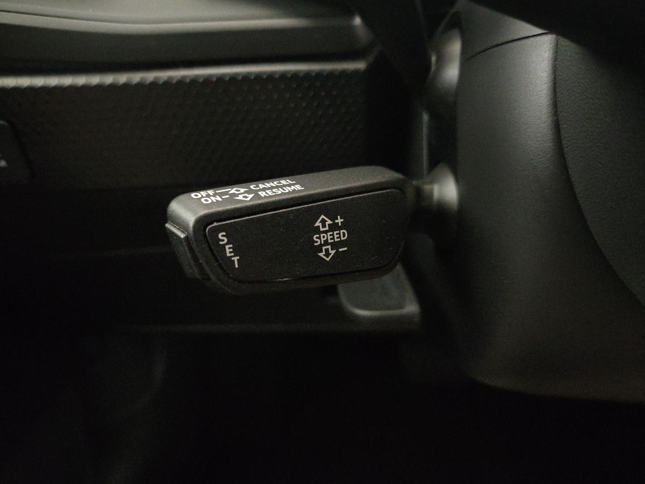 Sportback 30 1.0 TFSI Admired Advanced S tronic