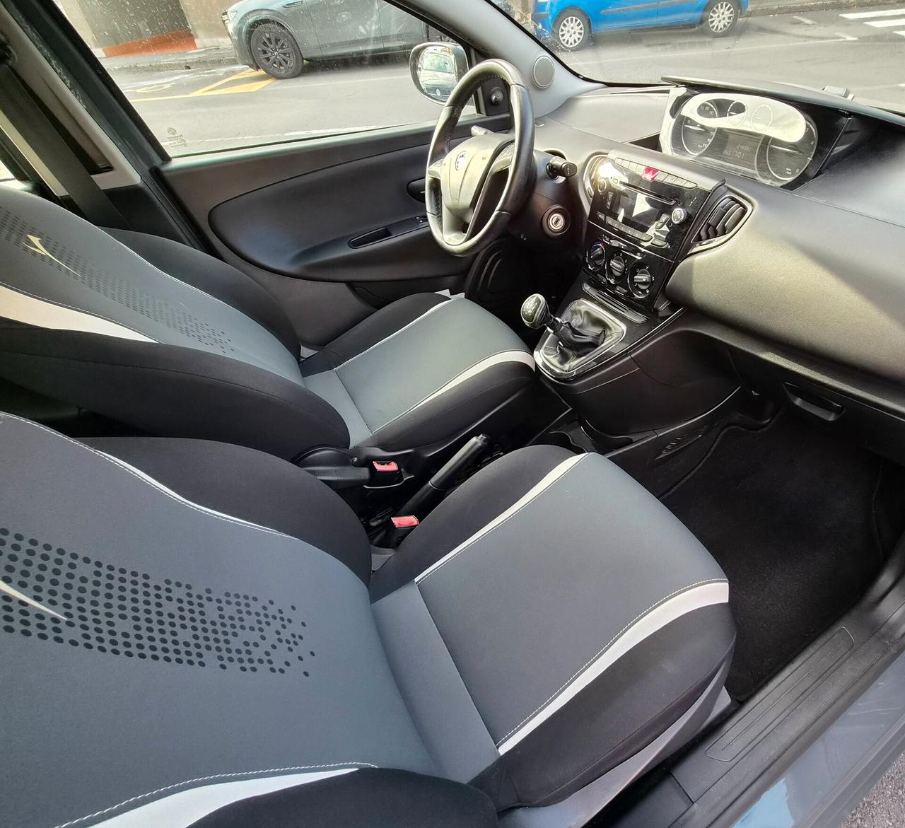 Lancia Ypsilon 1.3 MJT 16V 95 CV 5 porte S&S Elle