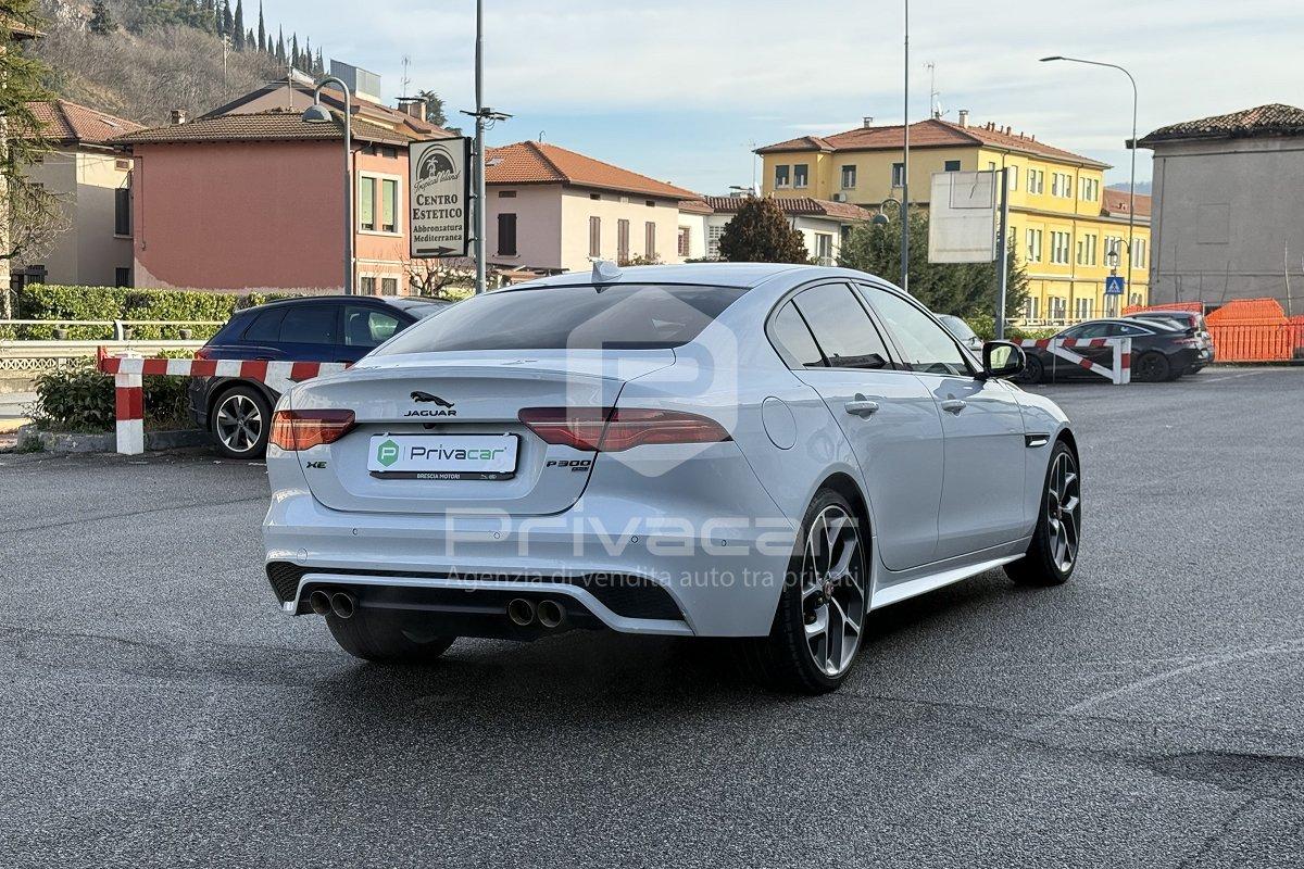 JAGUAR XE 2.0 300 CV AWD aut. R-Dynamic Black