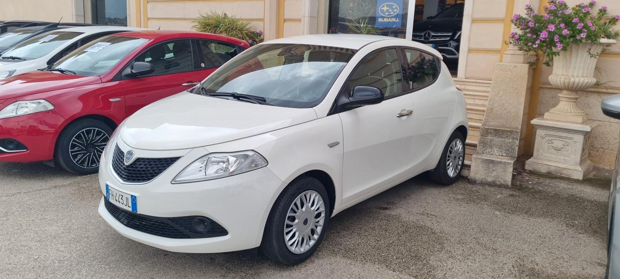 Lancia Ypsilon 1.2 69 CV 5 porte Gold