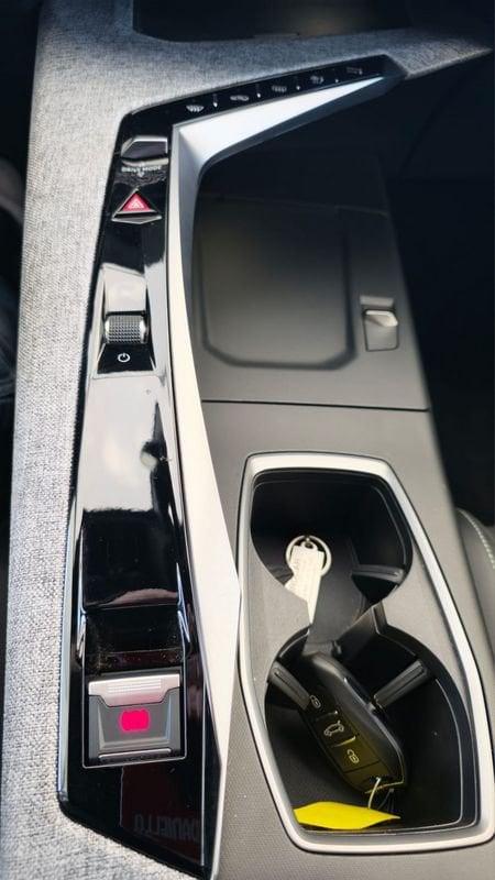 Peugeot 3008 Hybrid 136 GT e-DCS 6