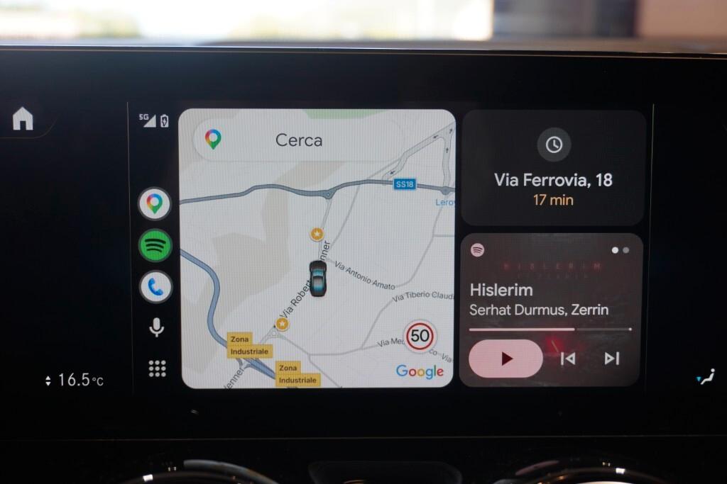 MERCEDES-BENZ GLB 200D 150CV AUTOMATIC BUSINESS EXTRA ( FARI LED - TETTO PANORAMICO APR. - DISTRONIC - PELLE - NAVI - MIRROR - PARK ASSIST - TELECAMERA POST. )
