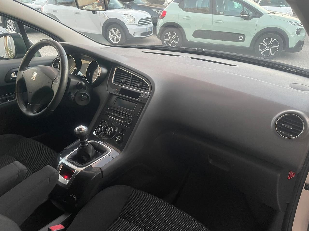 Peugeot 5008 1.6 HDi 112CV Allure