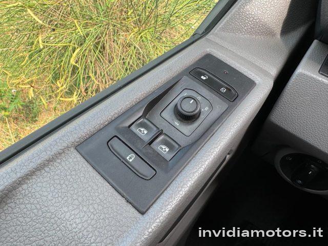 VOLKSWAGEN Caravelle T6.1 9 POSTI-NAVIGATORE