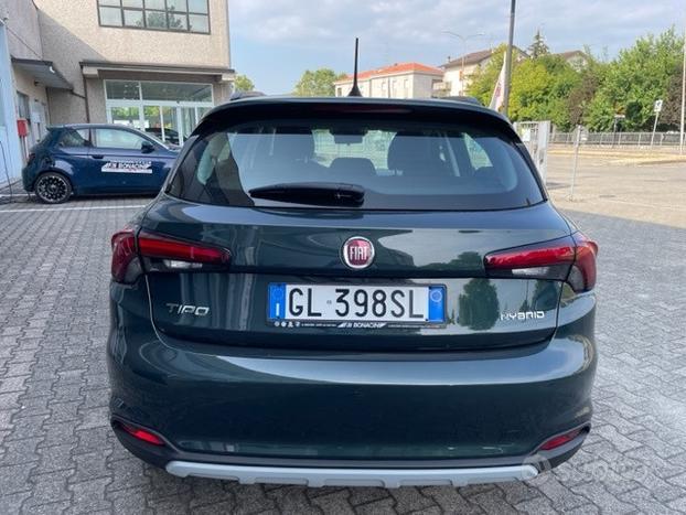 FIAT Tipo Hatchback My22 1.5 Hybrid130cv Dc N67265