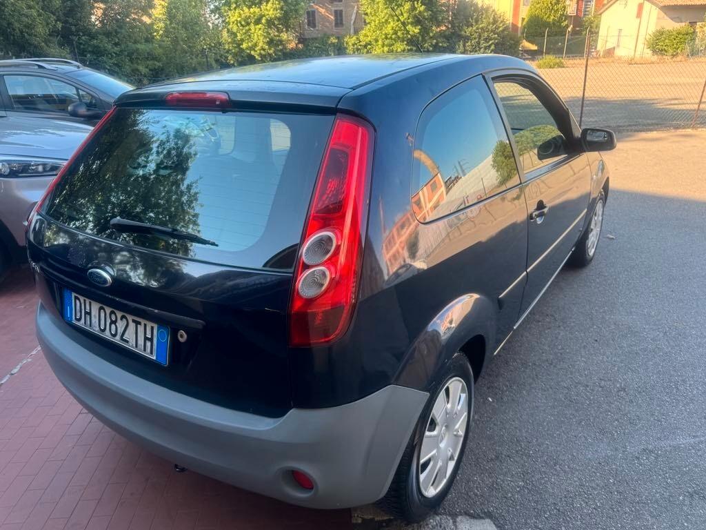 Ford Fiesta 1.2 BENZINA 2007 NEOPATENTATI