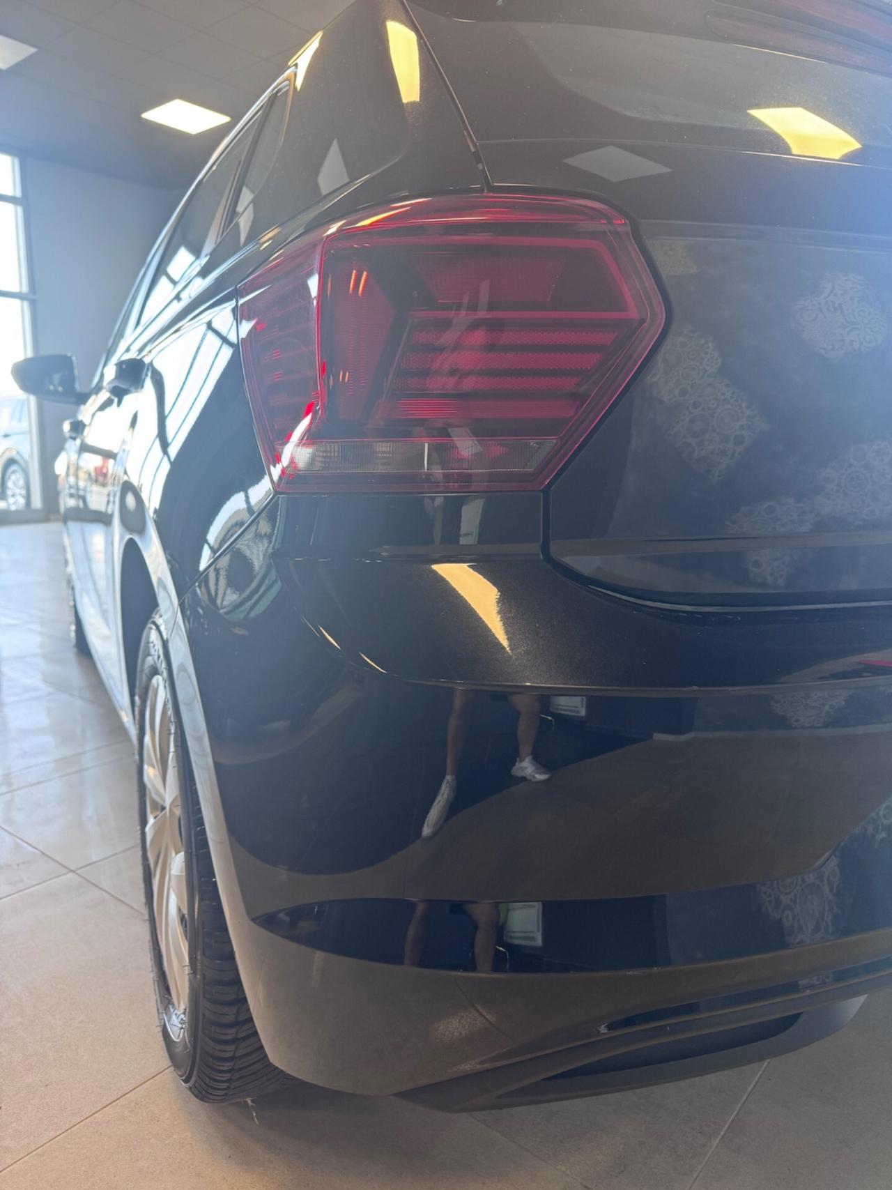 VOLKSWAGEN POLO 1.0 BENZINA COMFORTLINE 5 PORTE